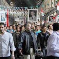 Стотици хиляди иранци участваха в организирана от властите демонстрация на решимост след месеци на война, като заявиха готовност да грабнат оръжие, предаде Асошиейтед прес. Това беше най-мащабната подобна проява, откакто...