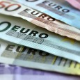 Правителството прие 443 евро за линия на бедност в страната Това е с 13,4 % или 53 евро повече от определената линия на бедност за тази година, каза министърът. По думите ѝ това означава автоматично повлияване на няколко вида социални...