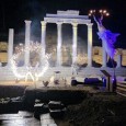Дъждът не сломи зрителите на Хераклейските празници на изкуствата Дъждът не попречи на хората да останат и да проследят събитията от втория ден от „Хераклейските празници на изкуствата“ в античния град Хераклея Синтика. Концертът събра публиката около сцената на...