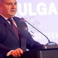 Солидарни сме с всички държави членки на Европейския съюз и на Европейския механизъм за стабилност (ЕМС) и очакваме същата солидарност да се проявява и към нас. Това обяви премиерът Румен...