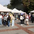 София отбеляза Европейския ден на езиците София отбеляза Европейския ден на езиците с Панаир на езиците, който се провежда до 13:30 ч. днес в Градската градина пред Народния театър „Иван Вазов“. На събитието участват над 20...