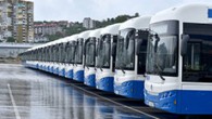 Ямбол очаква нови електробуси през пролетта Общо 15 нови електрически автобуси за нуждите на градския транспорт в Ямбол се очаква да пристигнат в града през пролетта на 2027 г. Това каза председателят на Общинския съвет Антон...