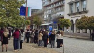 Полицаи изведоха от общината кмета на Кърджали Ерол Мюмюн Полицейски служители са отвели кмета на Кърджали Ерол Мюмюн от сградата на общинската администрация, казаха от пресцентъра на Общината. От МВР съобщиха, че се извършва проверка. Пред сградата на Областната...