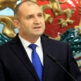 Румен Радев: Отново поразени от дронове кораби в Черно море Премиерът Румен Радев съобщи за нови атаки с дронове срещу кораби в Черно море и ги определи като абсолютно недопустими. Свикано е извънредно заседание на Съвета по сигурността към Министерския...
