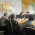 Областният управител на Смолян Георги Пепеланов се ангажира да съдейства за решаването на три проблема, поставени от приемните родители – транспортирането на децата, трудовите и осигурителните права на приемните семейства...