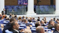 Демерджиев изнесе данни за фирмите за мантинели и Пеевски Агенция „Пътна инфраструктура“ е възложила обществени поръчки за доставка и монтаж на мантинели, разделени в шест позиции за различни географски райони на страната. Огромна част от възлаганията са направени през...
