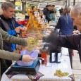 Есенен фермерски базар започва тази събота в Ямбол Есенен фермерски базар ще събере тази събота, 10 октомври, на площад „Освобождение” в Ямбол производители и занаятчии от региона и съседни области. Сезонни плодове и зеленчуци, вина, натурални сокове и...
